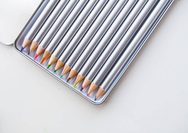 水彩色鉛筆の特性について